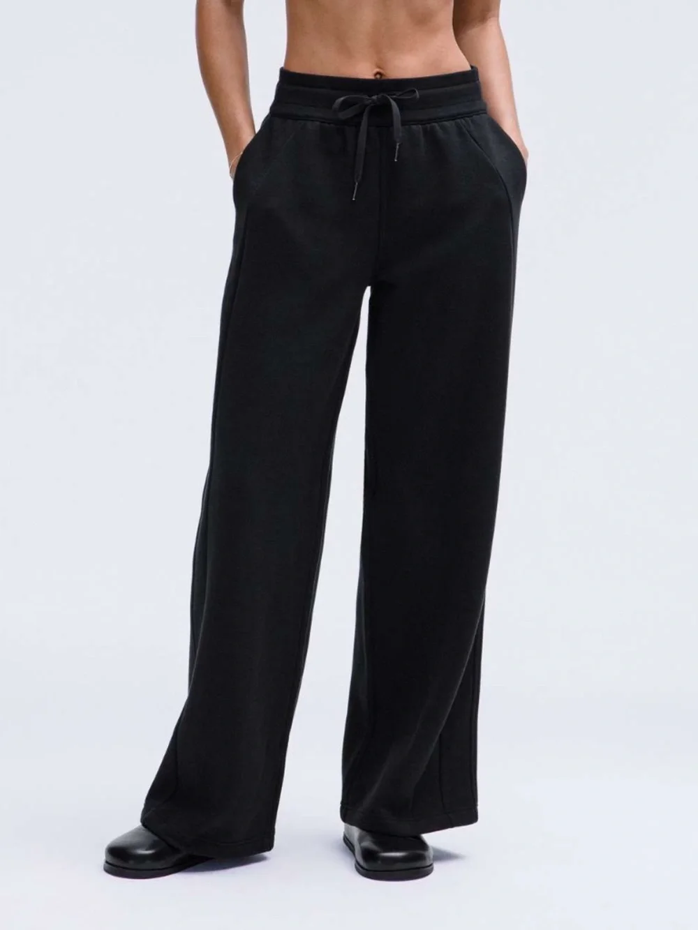 Lululemon Scuba Mid-Rise Wide-Leg Pant Womens 4 Black Sweatpants Lounge